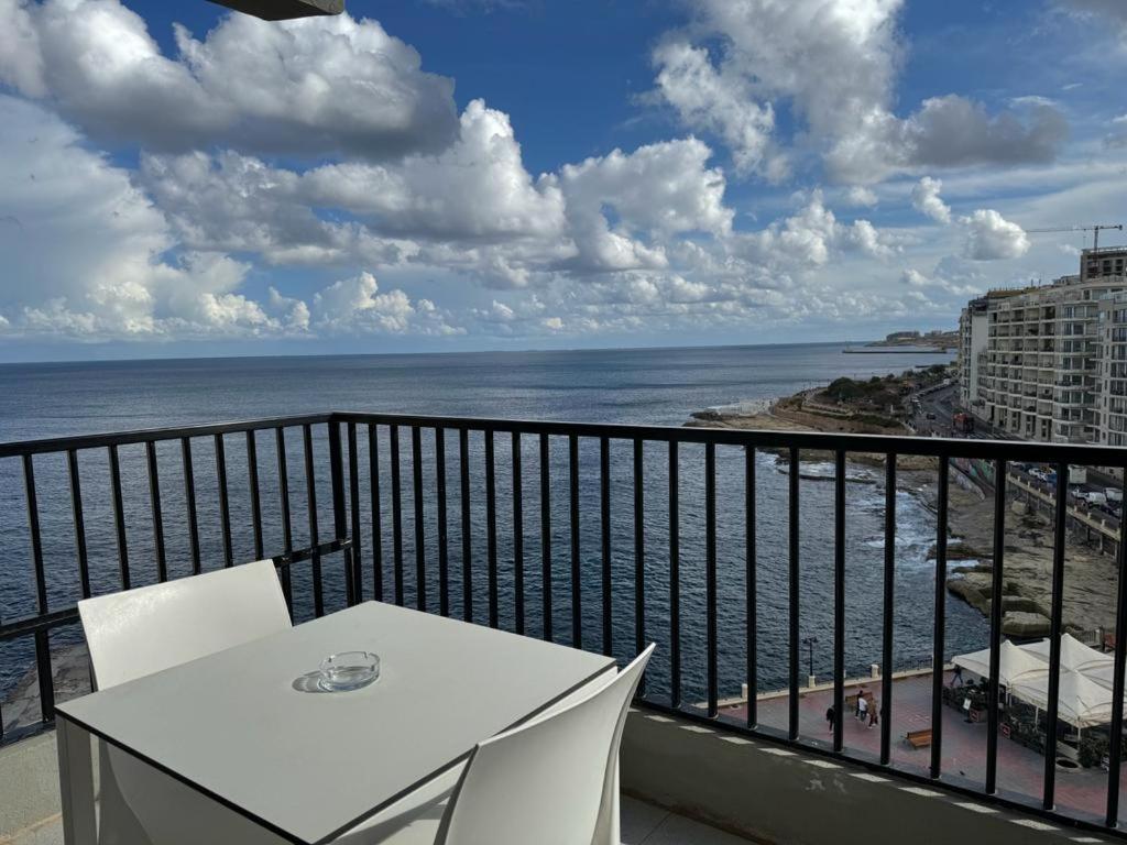 Roma Hotel Sliema Dış mekan fotoğraf
